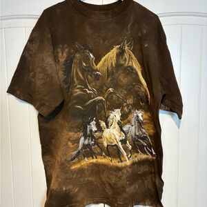 The Mountain Brown Horse Herd Graphic Tee Size L